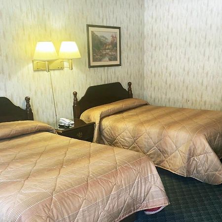 Pleasant Valley Motel West Stockbridge Eksteriør billede