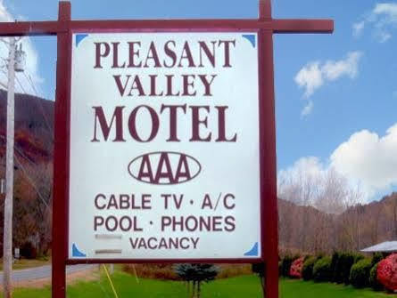 Pleasant Valley Motel West Stockbridge Eksteriør billede